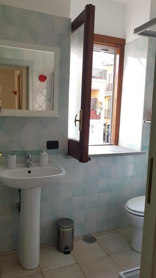 Al Largo Casa Vacanze Holiday Apt Pozzuoli Centro Porto Apartment Екстериор снимка